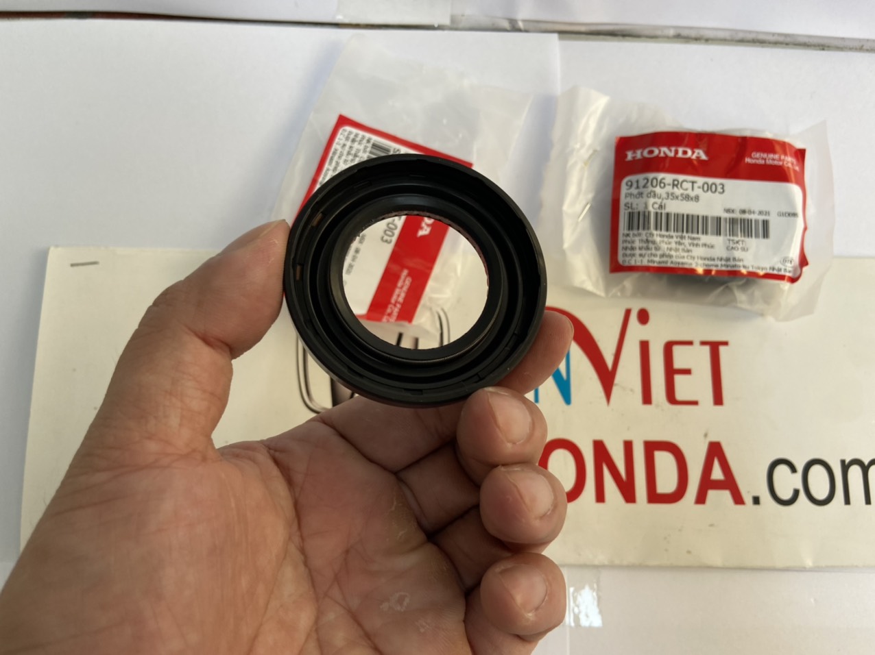 Phớt láp xe Honda Accord